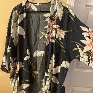 Beautiful 2 piece set pants and kimono size small